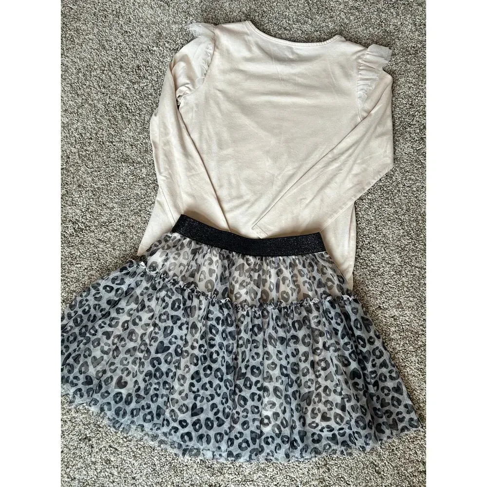 Hello Kitty 2 Piece Top/Skirt Outfit, Size 6/7